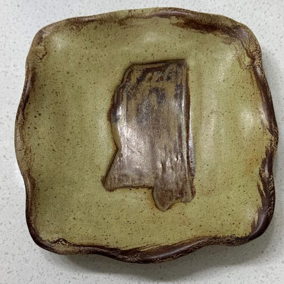 Etta B Pottery Ruffled Square MISSISSIPPI Dish - Picture 9 of 10